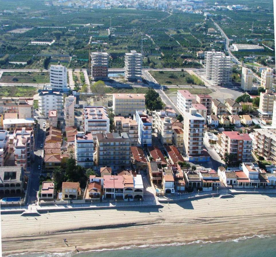 Piles - Apartment - Sleeps 7 - Parking - Seafront Zewnętrze zdjęcie