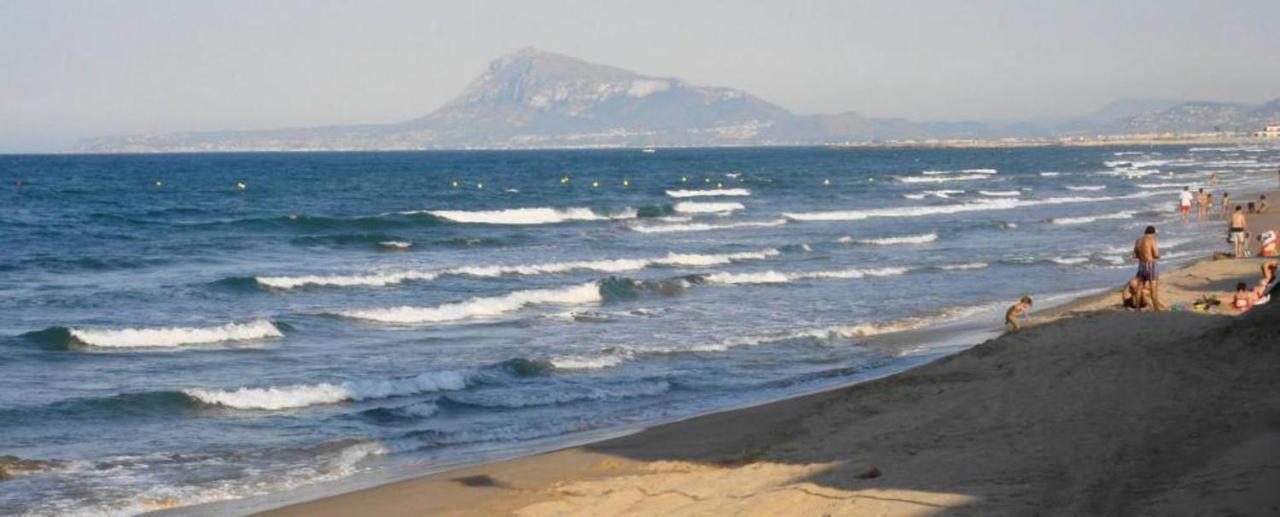 Piles - Apartment - Sleeps 7 - Parking - Seafront Zewnętrze zdjęcie